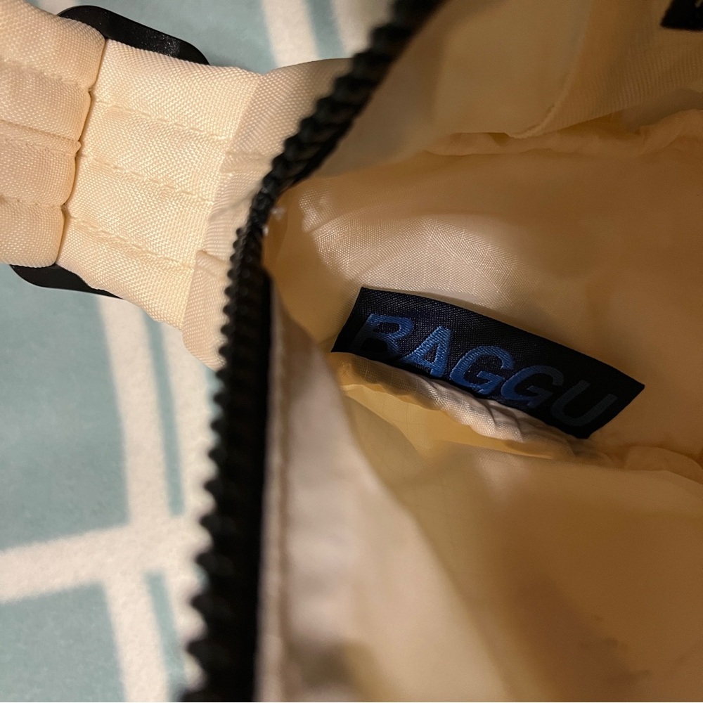 Baggu Cargo Shoulder Bag in Ivory - Picture 4 of 6